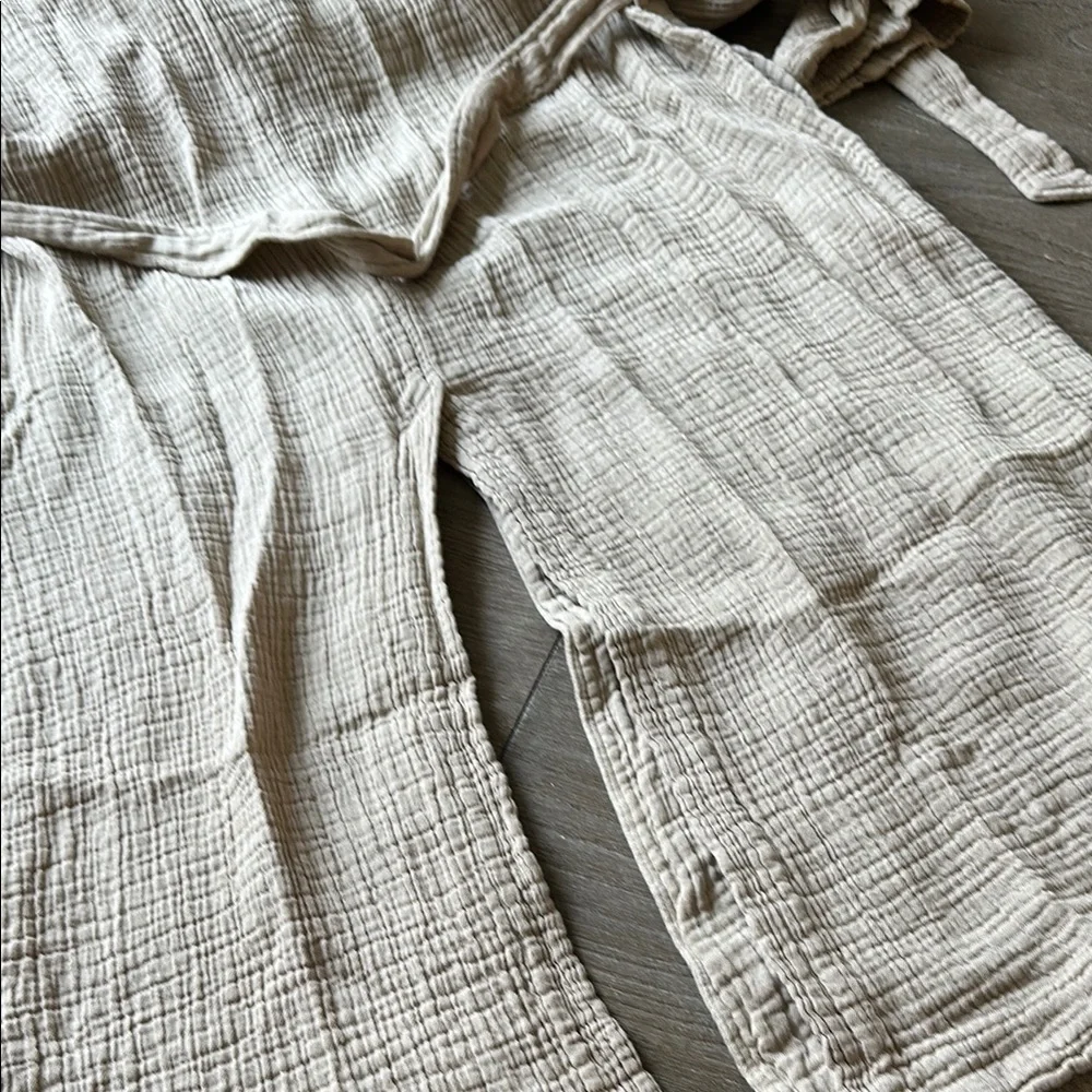 New, never worn. Gorgeous Tan Women's Button-Up shirt dress. Made in USA - Picture 4 of 5